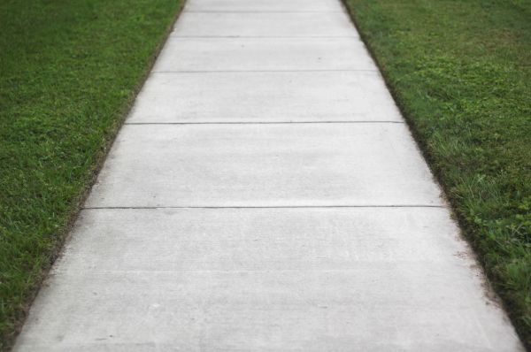 Cost of Concrete Walkway Replacement in Daphne
